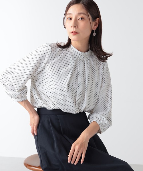 GALLORIA(ギャローリア)の「オフィススタイルにおすすめ パーツ付きボウタイブラウス(シャツ/ブラウス・レディース・ネイビー/ホワイト/ライトグレー・LL/S/M/L)」の2枚目の写真