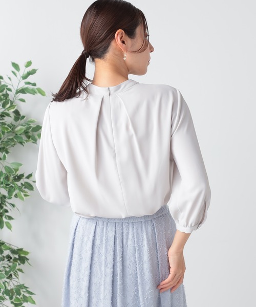 GALLORIA(ギャローリア)の「オフィススタイルにおすすめ パーツ付きボウタイブラウス(シャツ/ブラウス・レディース・ネイビー/ホワイト/ライトグレー・LL/S/M/L)」の8枚目の写真
