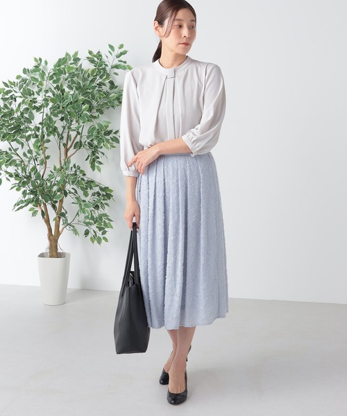 GALLORIA(ギャローリア)の「オフィススタイルにおすすめ パーツ付きボウタイブラウス(シャツ/ブラウス・レディース・ネイビー/ホワイト/ライトグレー・LL/S/M/L)」の11枚目の写真