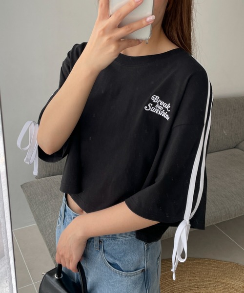 WEGO(ウィゴー)の「WEGO/2ラインリボングラフィックショートT(Tシャツ/カットソー・レディース・ホワイト/ピンク/ブラック・SMALL/MEDIUM)」の3枚目の写真