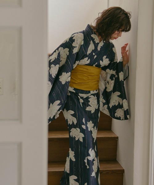 loin nuit（ロワンニュイ）の「nuance line lotus yukata / ニュアンス