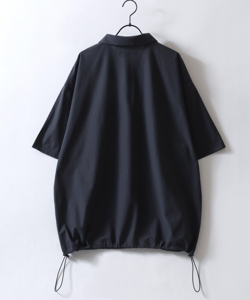 Mark Gonzales(マーク・ゴンザレス)の「MARK GONZALES ARTWORK COLLECTION/マークゴンザレス 別注 ワンポイント刺繍 ドローコード ビッグシルエット 半袖 ポロシャツ(ポロシャツ・メンズ・ブラック/チャコール/グレー系その他・M/L/XL)」の6枚目の写真