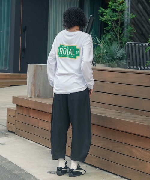 roial（ロイアル）の「DESIGN TEE/ROIAL(ロイアル)バックプリントロングカットソー（Tシャツ/カットソー・メンズ・チャコールグレー/ホワイト/グリーン系その他3・MEDIUM/SMALL/LARGE）」の5枚目の写真