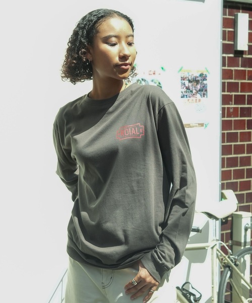 roial（ロイアル）の「DESIGN TEE/ROIAL(ロイアル)バックプリントロングカットソー（Tシャツ/カットソー・メンズ・チャコールグレー/ホワイト/グリーン系その他3・MEDIUM/SMALL/LARGE）」の15枚目の写真