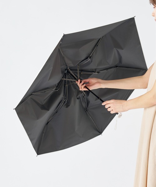 FLO(A)TUS(フロータス)の「遮光率100% UV 晴雨兼用折りたたみ日傘 超撥水 フロータス ”54cm"(折りたたみ傘・レディース・ベージュ/ホワイト/ライトグレー/ブラック・FREE)」の13枚目の写真