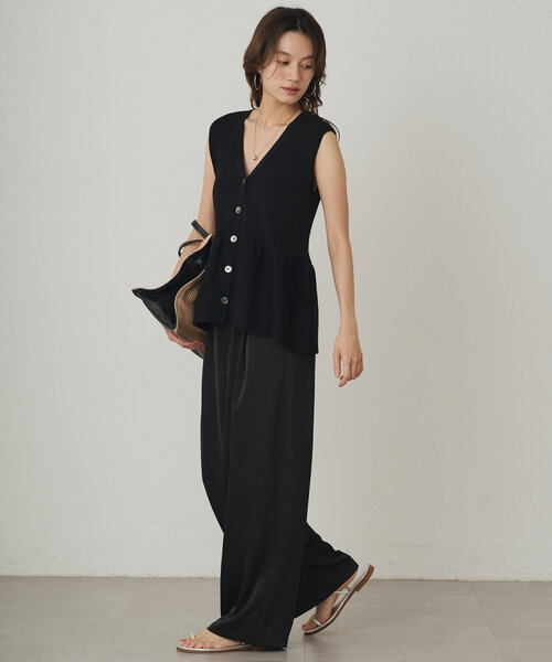 新品　Loungedress ペプラムニット　ラウンジドレス　ブラック LOUNGEDRESS（ラウンジドレス）の「ペプラムノースリニット
