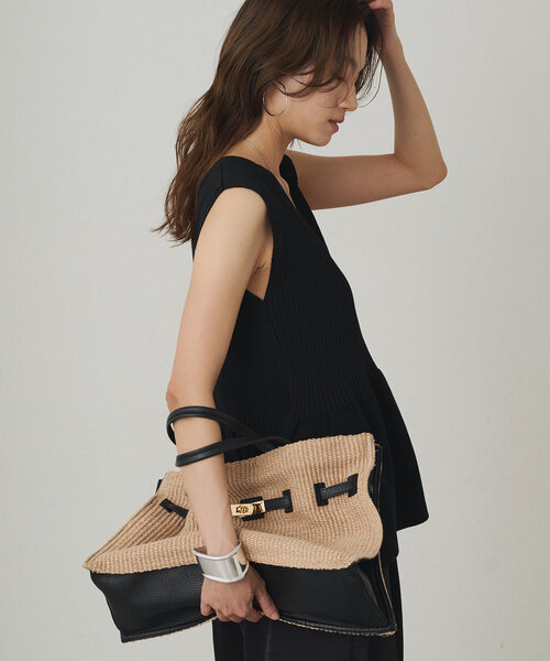 LOUNGEDRESS（ラウンジドレス）の「ペプラムノースリニット