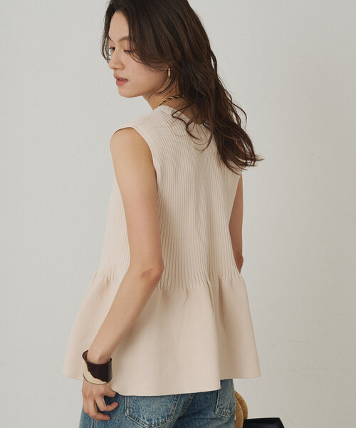LOUNGEDRESS（ラウンジドレス）の「ペプラムノースリニット（ニット