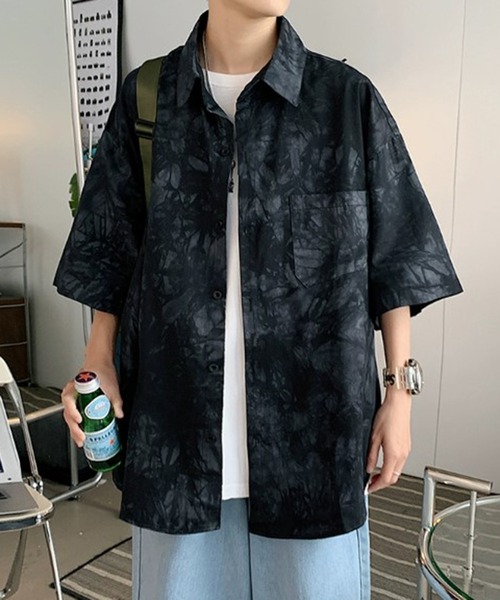 BENDER TOKYO(ベンダートウキョウ)の「【BENDER TOKYO】フェードダイ 総柄プリント ドレープ レギュラーカラーシャツ 半袖(シャツ/ブラウス・メンズ・ブルー/ブラック・M/L/XL)」の4枚目の写真