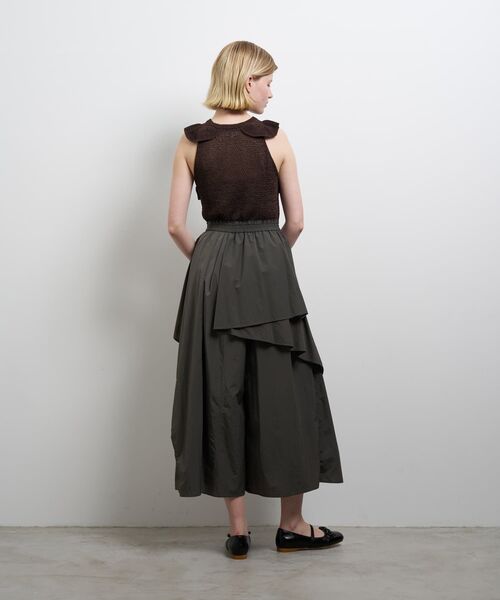 LANVIN en Bleu(ランバンオンブルー)の「撥水速乾ナイロンラッフルパンツ(その他パンツ・レディース・チャコールグレー/オフホワイト/ブラック・38/36)」の11枚目の写真