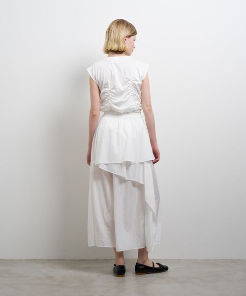 LANVIN en Bleu(ランバンオンブルー)の「撥水速乾ナイロンラッフルパンツ(その他パンツ・レディース・チャコールグレー/オフホワイト/ブラック・38/36)」の18枚目の写真