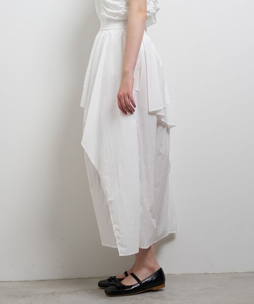 LANVIN en Bleu(ランバンオンブルー)の「撥水速乾ナイロンラッフルパンツ(その他パンツ・レディース・チャコールグレー/オフホワイト/ブラック・38/36)」の19枚目の写真