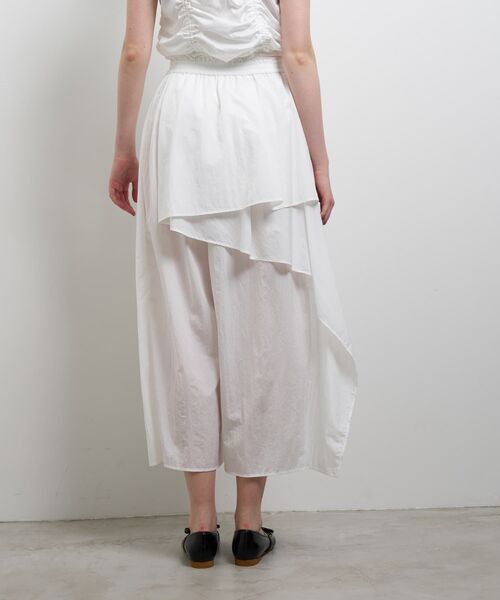 LANVIN en Bleu(ランバンオンブルー)の「撥水速乾ナイロンラッフルパンツ(その他パンツ・レディース・チャコールグレー/オフホワイト/ブラック・38/36)」の20枚目の写真