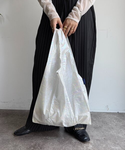 DouDou(ドゥドゥ)の「25HO STANDARD BAGGU メタリック(ショルダーバッグ・レディース・ホワイト/ピンク/シルバー/ゴールド・FREE)」の1枚目の写真