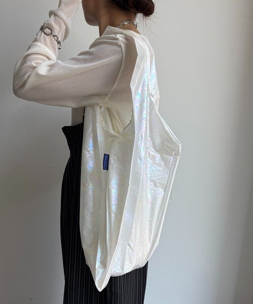 DouDou(ドゥドゥ)の「25HO STANDARD BAGGU メタリック(ショルダーバッグ・レディース・ホワイト/ピンク/シルバー/ゴールド・FREE)」の5枚目の写真