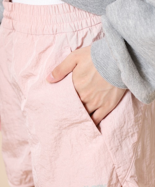 NERDY(ノルディ)の「ウーブンドルフィンショーツ(その他パンツ・レディース・シルバー/ピンク/ホワイト・S/SS/M)」の17枚目の写真