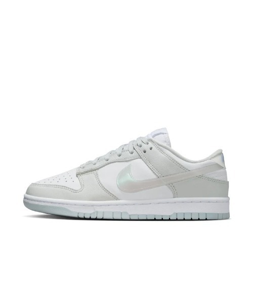 NIKE(ナイキ)の「NIKE WMNS DUNK LOW(ナイキ ウィメンズダンク ロー)(スニーカー・メンズ・グレー系・23cm/23.5cm/24cm/24.5cm/25cm/25.5cm/26cm/26.5cm/27cm/27.5cm/28cm/28.5cm/29cm)」の2枚目の写真
