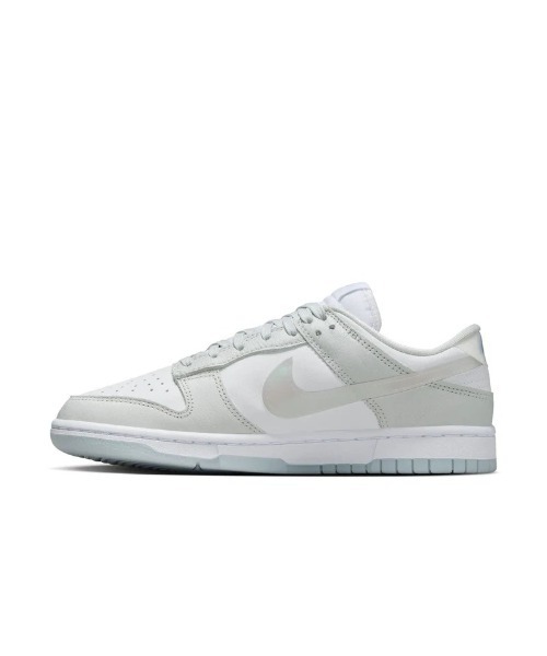 NIKE(ナイキ)の「NIKE WMNS DUNK LOW(ナイキ ウィメンズダンク ロー)(スニーカー・メンズ・グレー系・23cm/23.5cm/24cm/24.5cm/25cm/25.5cm/26cm/26.5cm/27cm/27.5cm/28cm/28.5cm/29cm)」の3枚目の写真