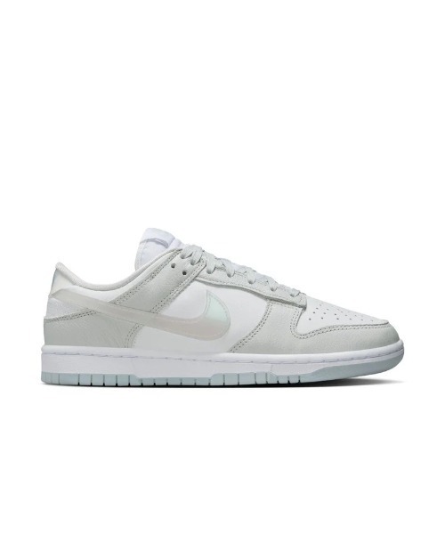 NIKE(ナイキ)の「NIKE WMNS DUNK LOW(ナイキ ウィメンズダンク ロー)(スニーカー・メンズ・グレー系・23cm/23.5cm/24cm/24.5cm/25cm/25.5cm/26cm/26.5cm/27cm/27.5cm/28cm/28.5cm/29cm)」の4枚目の写真