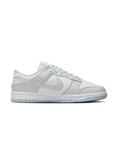 NIKE(ナイキ)の「NIKE WMNS DUNK LOW(ナイキ ウィメンズダンク ロー)(スニーカー・メンズ・グレー系・23cm/23.5cm/24cm/24.5cm/25cm/25.5cm/26cm/26.5cm/27cm/27.5cm/28cm/28.5cm/29cm)」の5枚目の写真