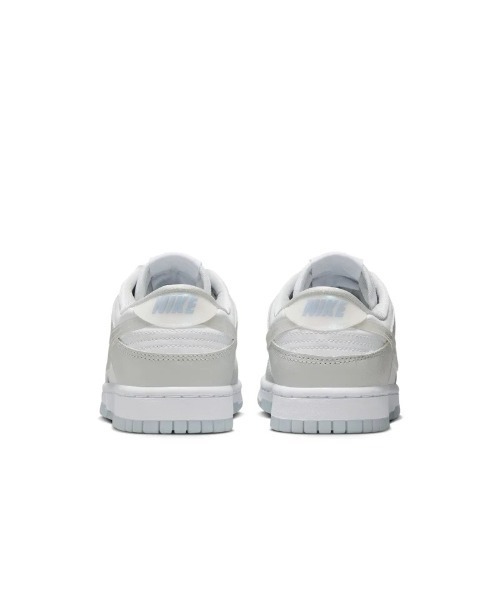 NIKE(ナイキ)の「NIKE WMNS DUNK LOW(ナイキ ウィメンズダンク ロー)(スニーカー・メンズ・グレー系・23cm/23.5cm/24cm/24.5cm/25cm/25.5cm/26cm/26.5cm/27cm/27.5cm/28cm/28.5cm/29cm)」の7枚目の写真