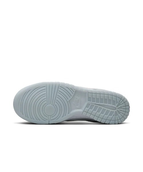 NIKE(ナイキ)の「NIKE WMNS DUNK LOW(ナイキ ウィメンズダンク ロー)(スニーカー・メンズ・グレー系・23cm/23.5cm/24cm/24.5cm/25cm/25.5cm/26cm/26.5cm/27cm/27.5cm/28cm/28.5cm/29cm)」の8枚目の写真