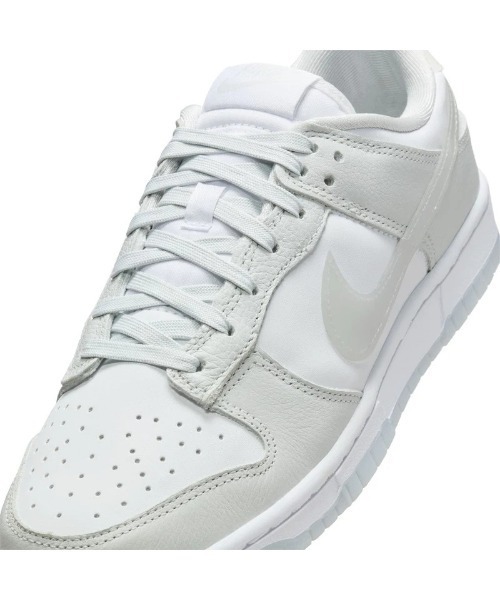 NIKE(ナイキ)の「NIKE WMNS DUNK LOW(ナイキ ウィメンズダンク ロー)(スニーカー・メンズ・グレー系・23cm/23.5cm/24cm/24.5cm/25cm/25.5cm/26cm/26.5cm/27cm/27.5cm/28cm/28.5cm/29cm)」の9枚目の写真