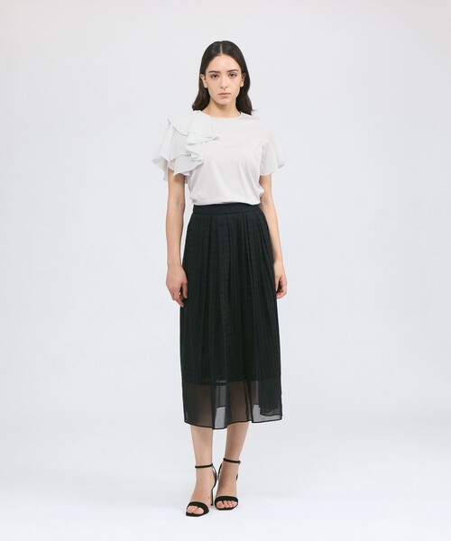 EPOCA(エポカ)の「シアーラッフルジャージー デザインカットソー(Tシャツ/カットソー・レディース・ブラック/グレー系その他/オフホワイト・40)」の13枚目の写真