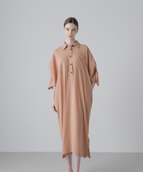 ADORE（アドーア）の「ＫＩＭＯＮＯＴバックサテンワンピース（ワンピース・レディース・ピンク/ブラック・38）」の5枚目の写真