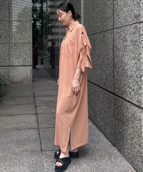 ADORE（アドーア）の「ＫＩＭＯＮＯＴバックサテンワンピース（ワンピース・レディース・ピンク/ブラック・38）」の22枚目の写真