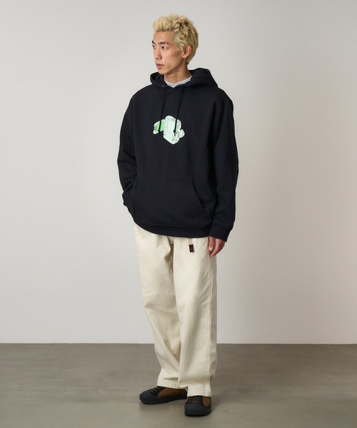 Gramicci（グラミチ）の「CAMCORDER HOODED SWEATSHIRT｜カムコーダーフーデッドスウェットシャツ（パーカー・メンズ・ヘザーグレー/ダークブラウン系/ダークネイビー・L/XXL/M/XL/S）」の6枚目の写真