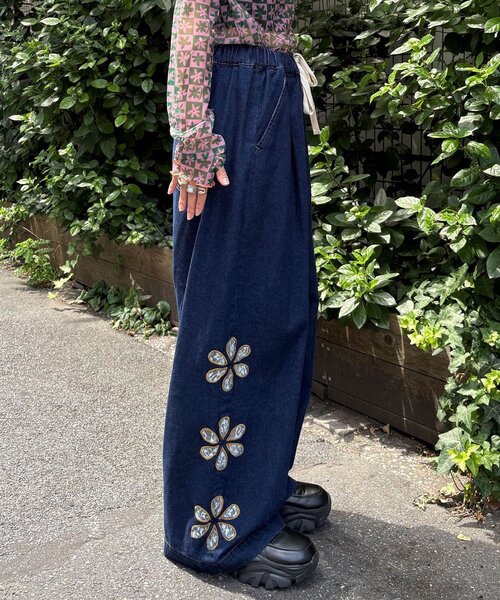 HELLO.SANFRANCISCO（ハローサンフランシスコ）の「【HELLO.SANFRANCISCO/ハローサンフランシスコ】レースフラワーカットワイドデニム（デニムパンツ・レディース・ブルー/サックスブルー・MEDIUM/SMALL）」の18枚目の写真