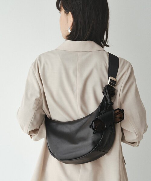 russet(ラシット)の「レザーメガネホルダー(チャーム・レディース・アイボリー/ブラック/ベージュ/ブルー系その他・FREE)」の7枚目の写真