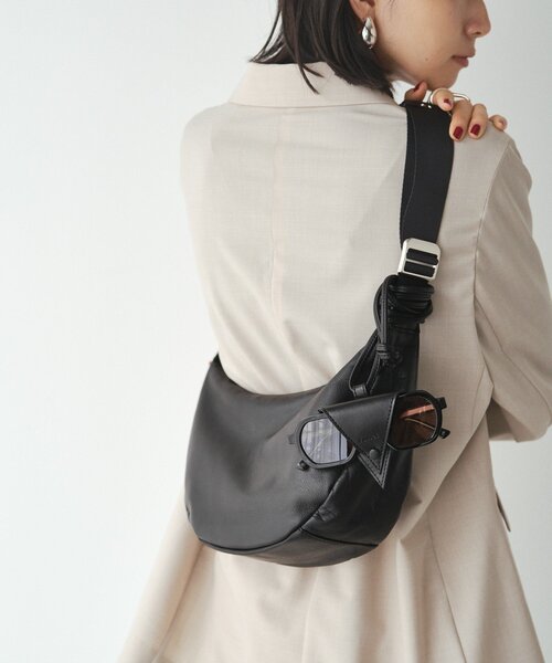 russet(ラシット)の「レザーメガネホルダー(チャーム・レディース・アイボリー/ブラック/ベージュ/ブルー系その他・FREE)」の6枚目の写真