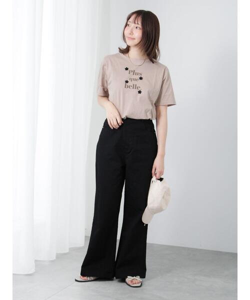 Te chichi TERRASSE(テチチテラス)の「フラワーモチーフプリントTシャツ(Tシャツ/カットソー・レディース・ブラック/オフホワイト/モカ・F)」の4枚目の写真