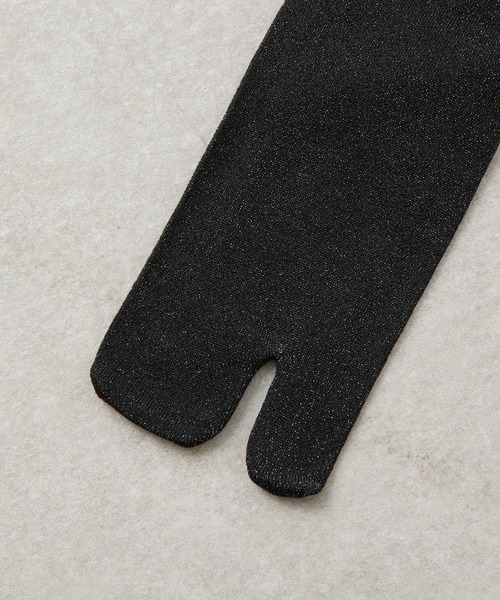 COLONY 2139(コロニートゥーワンスリーナイン)の「ラメ足袋ソックス(ソックス/靴下・レディース・ライトグレー/ブラック・23-25)」の5枚目の写真