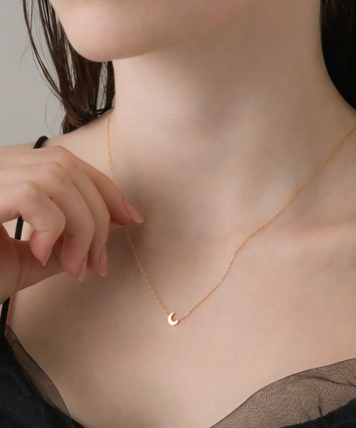 muku（ムク）の「NC/MINI MOON（ネックレス・レディース・シルバー/ゴールド・39/45）」の2枚目の写真
