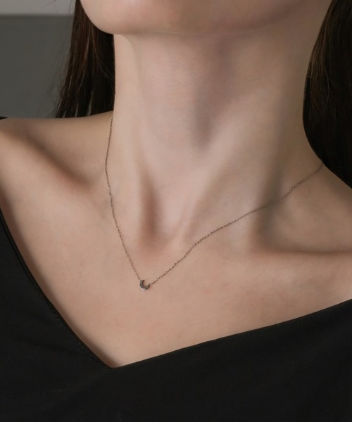 muku（ムク）の「NC/MINI MOON（ネックレス・レディース・シルバー/ゴールド・39/45）」の3枚目の写真