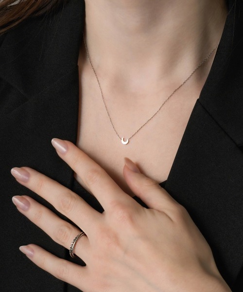 muku（ムク）の「NC/MINI MOON（ネックレス・レディース・シルバー/ゴールド・39/45）」の9枚目の写真