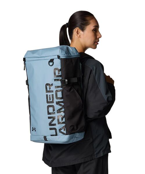 UNDER ARMOUR(アンダーアーマー)の「UAターポリン バックパック2.0 40リットル(トレーニング/メンズ/レディース)(バックパック/リュック・レディース・ダークネイビー・ONESIZE)」の7枚目の写真