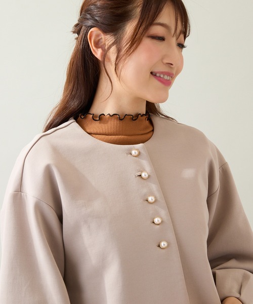 Rose Tiara(ローズティアラ)の「ダンボールニットタック袖ジャケット(ノーカラージャケット・レディース・ブラック/ベージュ・42/38/46)」の5枚目の写真