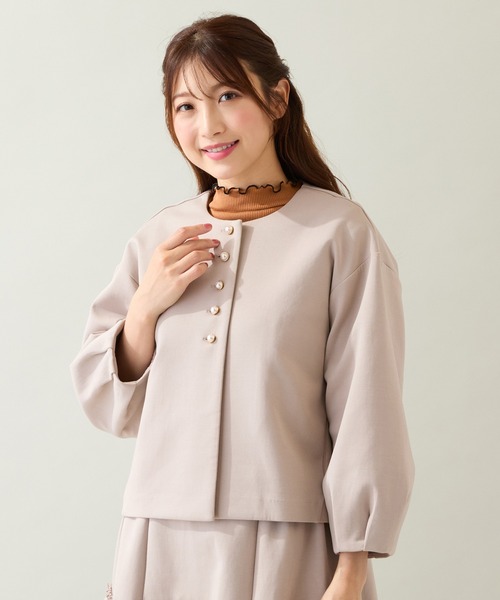 Rose Tiara(ローズティアラ)の「ダンボールニットタック袖ジャケット(ノーカラージャケット・レディース・ブラック/ベージュ・42/38/46)」の3枚目の写真