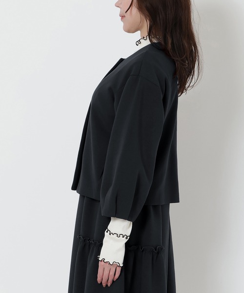 Rose Tiara(ローズティアラ)の「ダンボールニットタック袖ジャケット(ノーカラージャケット・レディース・ブラック/ベージュ・42/38/46)」の13枚目の写真