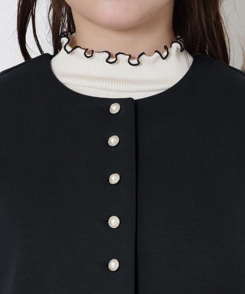 Rose Tiara(ローズティアラ)の「ダンボールニットタック袖ジャケット(ノーカラージャケット・レディース・ブラック/ベージュ・42/38/46)」の15枚目の写真