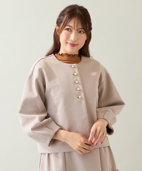 Rose Tiara(ローズティアラ)の「ダンボールニットタック袖ジャケット(ノーカラージャケット・レディース・ブラック/ベージュ・42/38/46)」の4枚目の写真