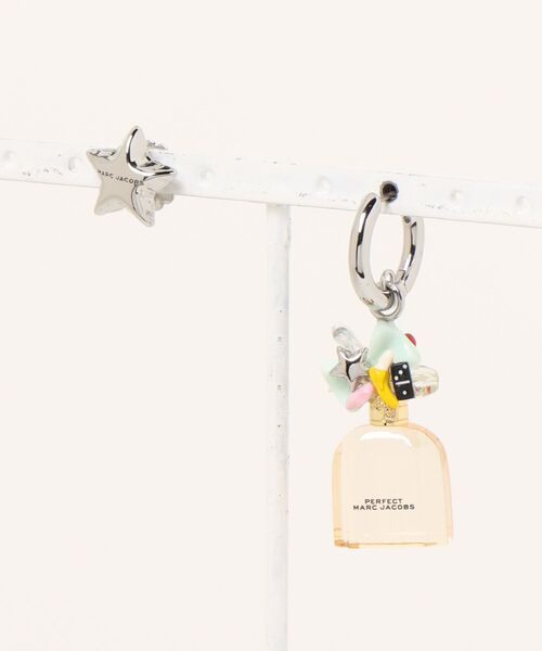 MARC JACOBS(マークジェイコブス)の「MINI ICON PERFECT EARRINGS/ミニ アイコン パーフェクト ピアス(ピアス(両耳用)・レディース・ピンク系その他・ONE SIZE)」の8枚目の写真