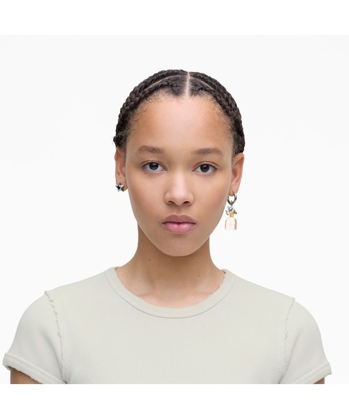 MARC JACOBS(マークジェイコブス)の「MINI ICON PERFECT EARRINGS/ミニ アイコン パーフェクト ピアス(ピアス(両耳用)・レディース・ピンク系その他・ONE SIZE)」の6枚目の写真