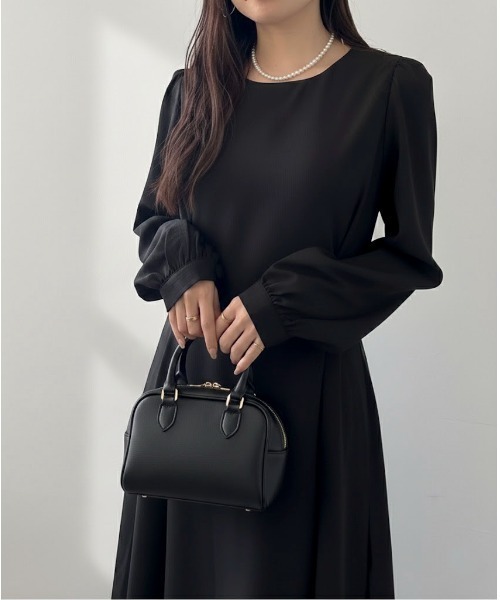 Maison Calme(メゾンカルム)の「サイドベルトタックミディ丈ワンピース ドレス 結婚式 オケージョン セレモニー 華奢見え(ワンピース・レディース・ブラック/ピンク・F)」の21枚目の写真