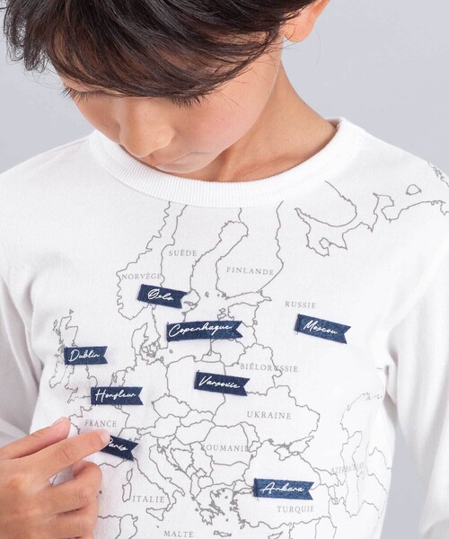 BeBe（ベベ）の「【抗菌・防臭】MAP＆FLAG袖リブ天竺長袖Tシャツ（Tシャツ/カットソー・キッズ・オフホワイト/ネイビー・150cm/130cm/140cm/120cm）」の15枚目の写真