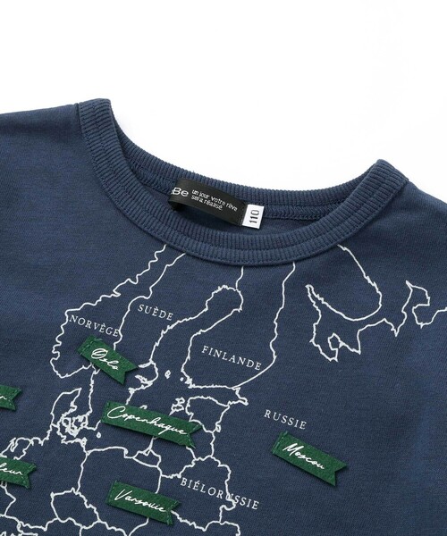 BeBe（ベベ）の「【抗菌・防臭】MAP＆FLAG袖リブ天竺長袖Tシャツ（Tシャツ/カットソー・キッズ・オフホワイト/ネイビー・150cm/130cm/140cm/120cm）」の10枚目の写真